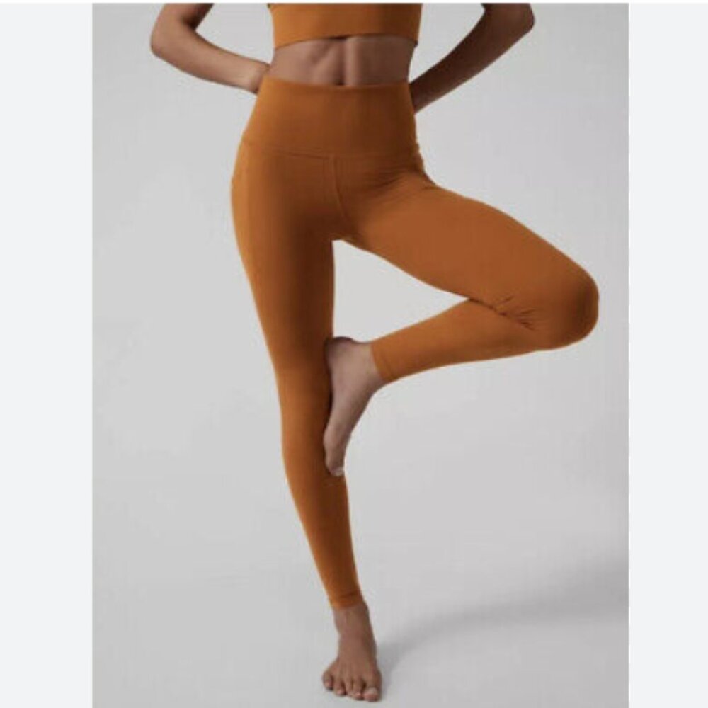 Brand New Athleta Salutation Stash pocket tight crop II Leggings